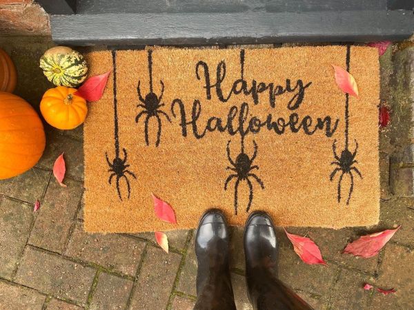 Decorar Halloween con alfombra