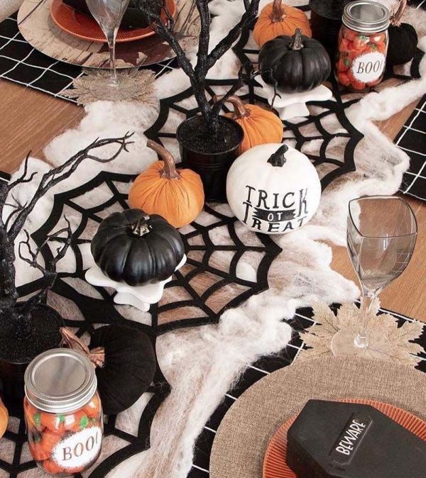Decorar mesa de Halloween con calabazas
