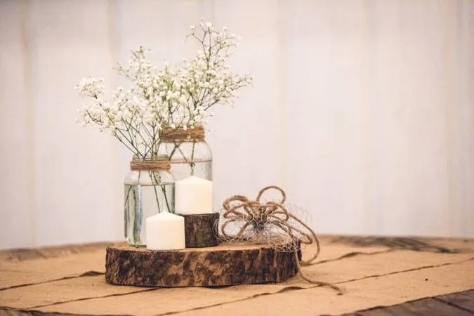 Centro de mesa para decorar con troncos de madera