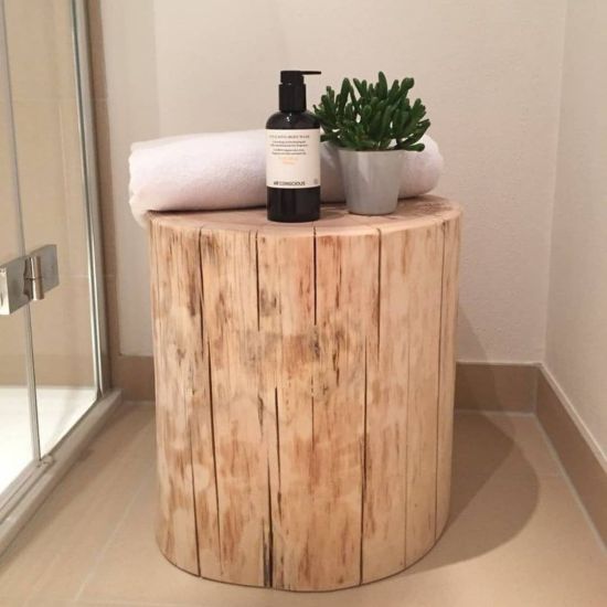 Decorar baño con mesa de tronco de madera