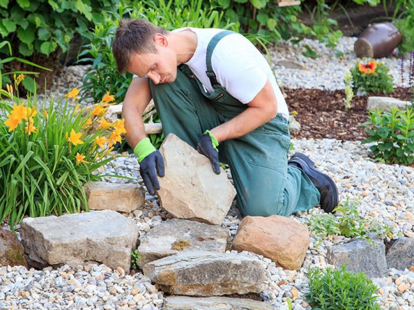Ideas para decorar con jardines con piedras