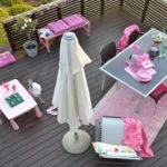 Terraza moderna con color rosa