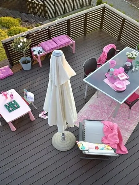 Terraza moderna con color rosa
