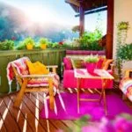 Terraza moderna con muchos colores