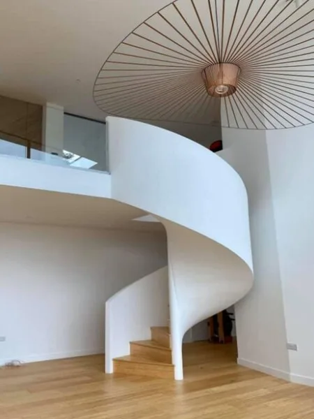 escalera de caracol minimalista
