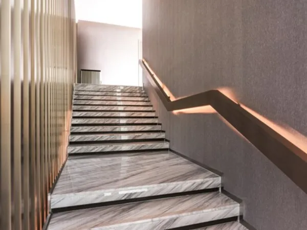 escalera moderna de marmol
