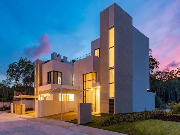 Fachada casa moderna bonita con mucha luz