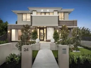 Fachadas de casas modernas y bonitas con 2 balcones