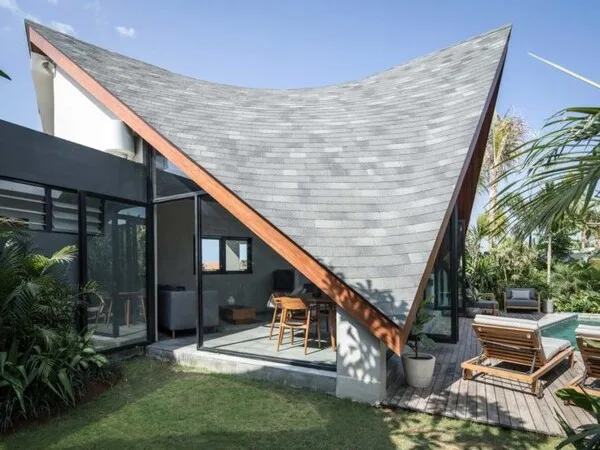 Fachadas de casas modernas bonitas con techo unico inclinado hacia el frente