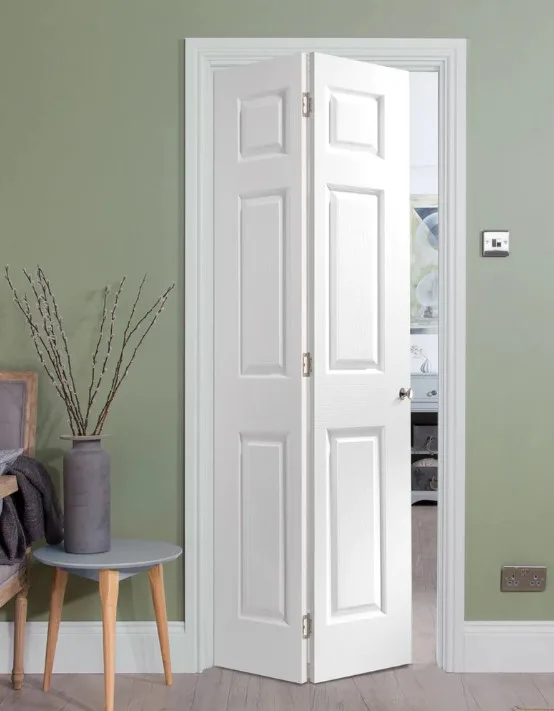 ideas de decoracion para casas pequeñas puertas abatibles en madera blanca
