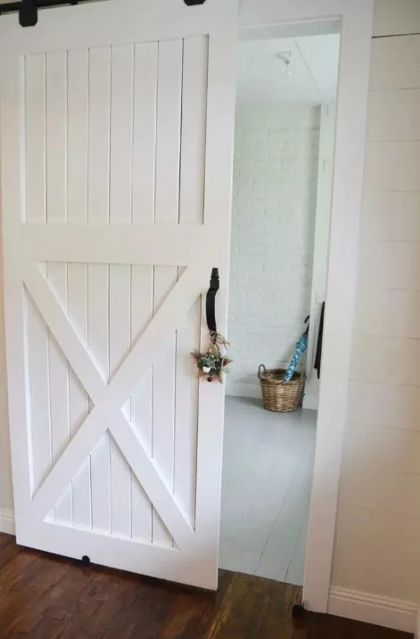 ideas de decoracion para casas pequeñas puerta correediza de 1 hoja en madera blanca