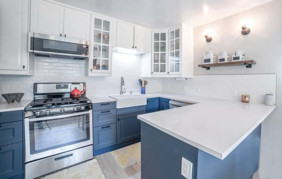 Cocina azul y blanca Ikea