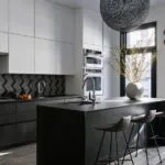 Cocina en negro, blanco y gris