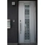 Puertas de metal estilo moderno