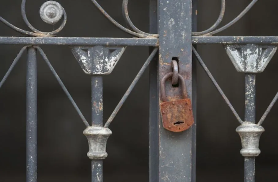 Mantenimiento puertas metálicas