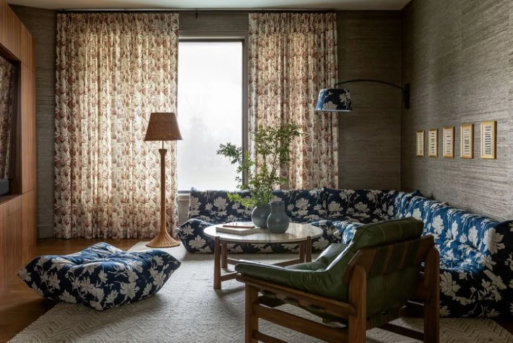 cortinas estampadas en salón