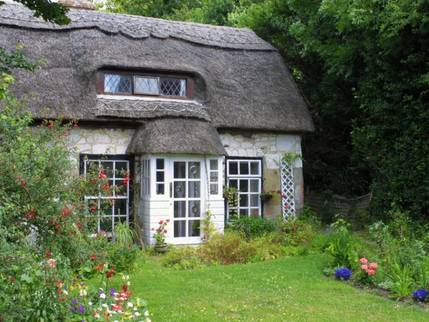 casa pequeña rústica tipo cabaña