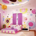 Dormitorio juvenil decorado con círculos en tonos pastel