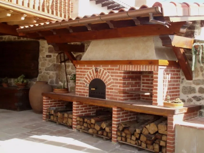 Asadores de ladrillo con horno empotrado