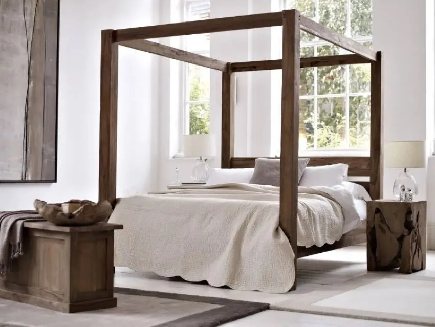 cama clasica de madera con dosel en madera maciza