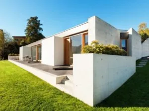 Techo plano en casa moderna