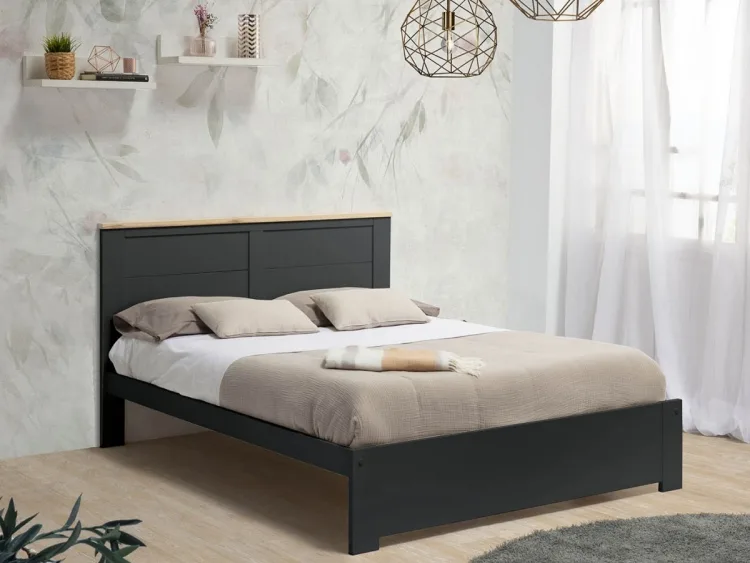 Cama de madera moderna en negro