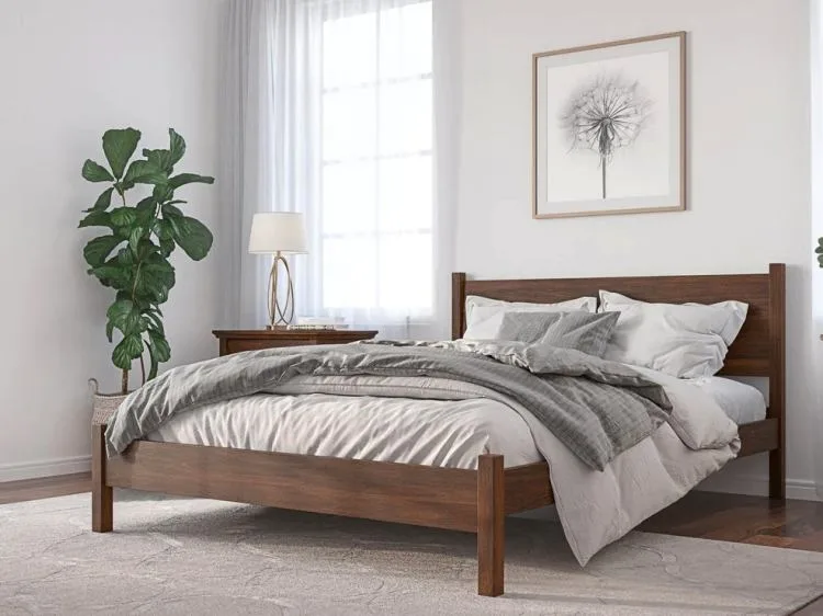 Cama de madera sencilla y bonita